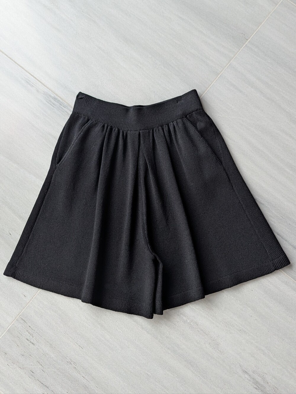 vintage ST JOHN high rise knit shorts S M